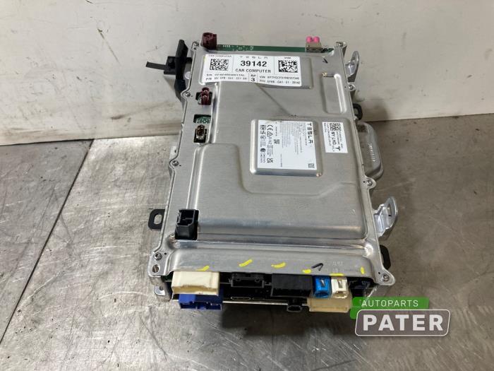 Used Computer, miscellaneous Tesla Model Y (5YJY) RWD Price € 892,50 Margin scheme offered by Autoparts Pater