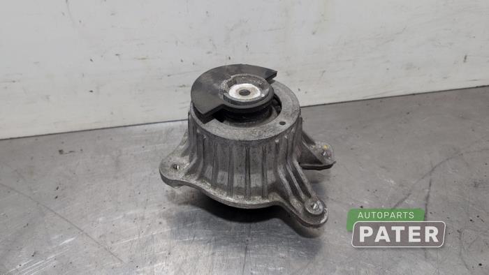 Used Engine mount Mercedes C (W205) C-180 1.6 16V Price € 15,75 Margin scheme offered by Autoparts Pater