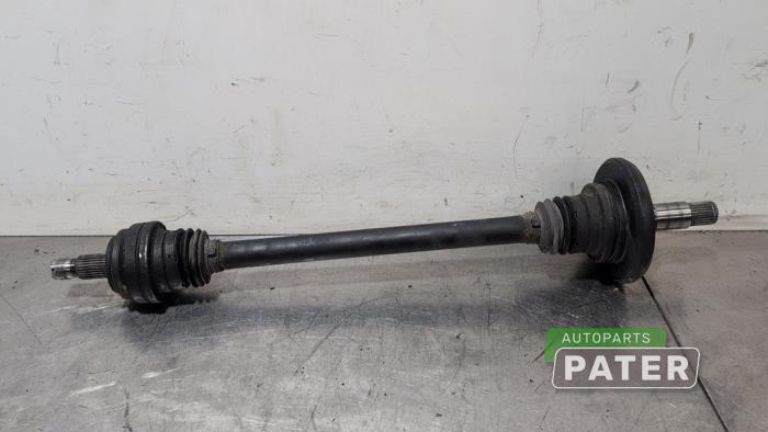 Begagnade Drivaxel, vänster bak Mercedes C (W205) C-180 1.6 16V Pris € 78,75 Marginaltabell erbjuds av Autoparts Pater