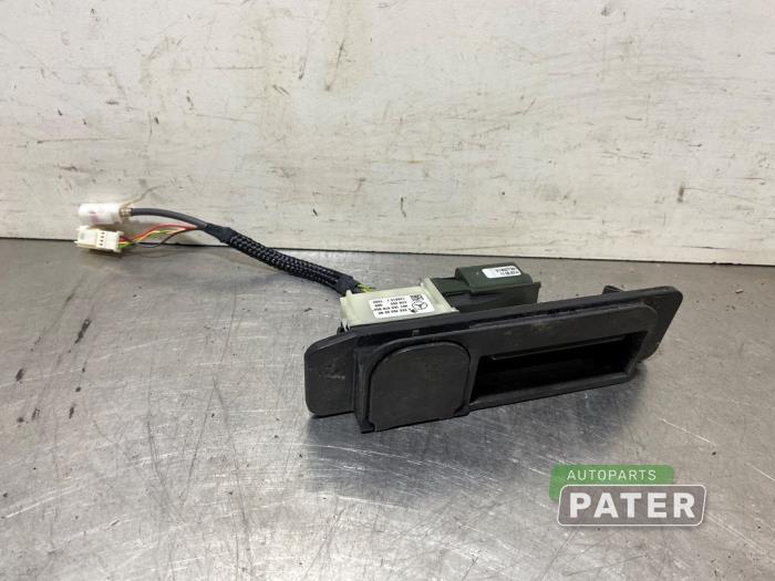 Begagnade Backkamera Mercedes C (W205) C-180 1.6 16V Pris € 157,50 Marginaltabell erbjuds av Autoparts Pater