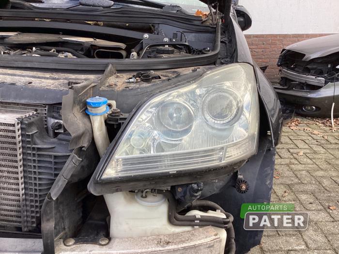 Gebrauchte Scheinwerfer links Mercedes GL (X164) 4.0 GL 420 CDI V8 32V Preis € 472,50 Margenregelung angeboten von Autoparts Pater