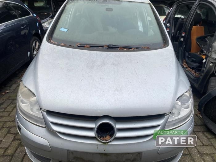 Używane Maska Volkswagen Golf Plus (5M1/1KP) 1.4 TSI 160 16V Cena € 210,00 Procedura marży oferowane przez Autoparts Pater