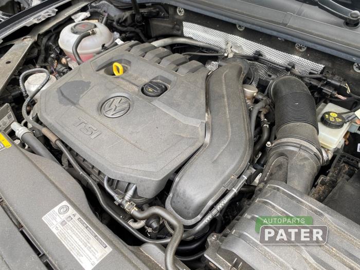 Engine from a Volkswagen Passat Variant (3G5) 1.5 TSI 16V 2019