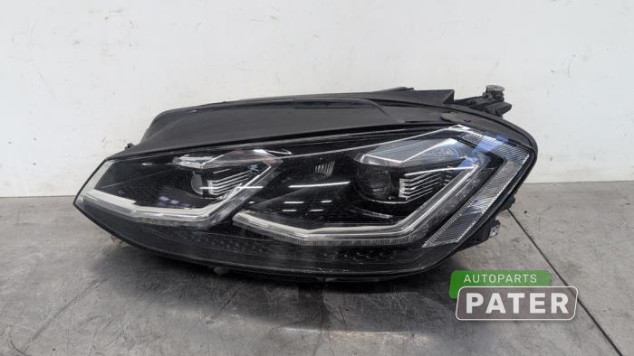 Używane Reflektor lewy Volkswagen Golf VII (AUA) 2.0 GTD 16V Cena € 918,75 Procedura marży oferowane przez Autoparts Pater