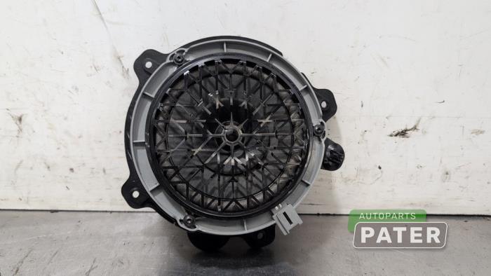 Używane Glosnik Peugeot 2008 (UD/UK/UR/US/UX) 1.2 VTi 12V PureTech 130 Cena € 21,00 Procedura marży oferowane przez Autoparts Pater