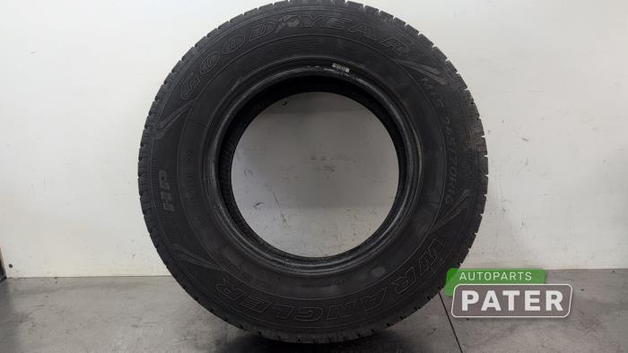 Begagnade Däck Kia Sorento I (JC) 3.5 V6 24V Pris € 26,25 Marginaltabell erbjuds av Autoparts Pater