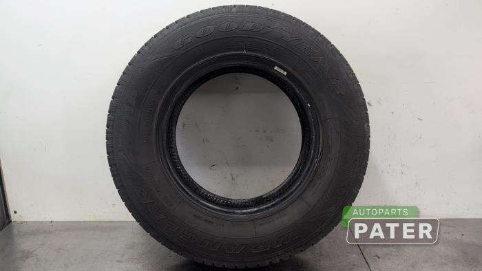 Begagnade Däck Kia Sorento I (JC) 3.5 V6 24V Pris € 26,25 Marginaltabell erbjuds av Autoparts Pater