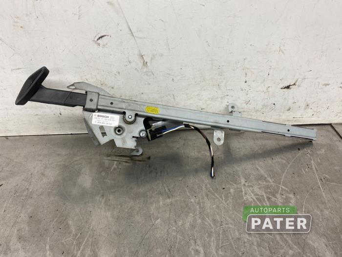 Seatbelt adjustment motor