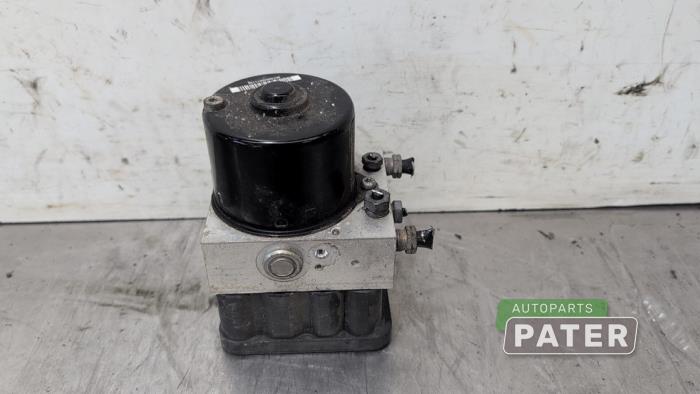 Bloc ABS d'un Ford Fiesta 6 (JA8) 1.25 16V 2010