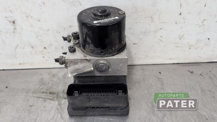 Bloc ABS d'un Ford Fiesta 6 (JA8) 1.25 16V 2010
