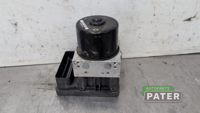 Bloc ABS d'un Ford Fiesta 6 (JA8) 1.25 16V 2010