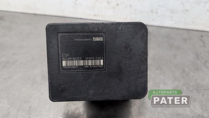 Bloc ABS d'un Ford Fiesta 6 (JA8) 1.25 16V 2010