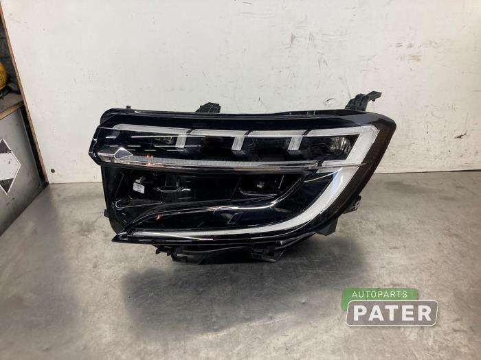 Używane Reflektor lewy Renault Austral 1.3 Mild Hybrid 160 Cena € 892,50 Procedura marży oferowane przez Autoparts Pater