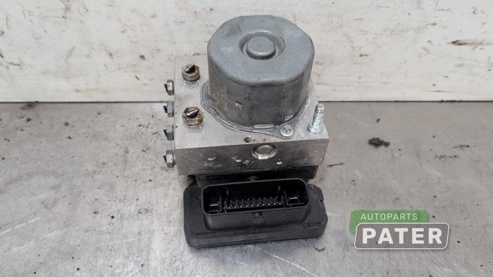 Begagnade ABS-pump Mercedes B (W246/W242) 1.6 B-180 BlueEFFICIENCY Turbo 16V Pris € 42,00 Marginaltabell erbjuds av Autoparts Pater