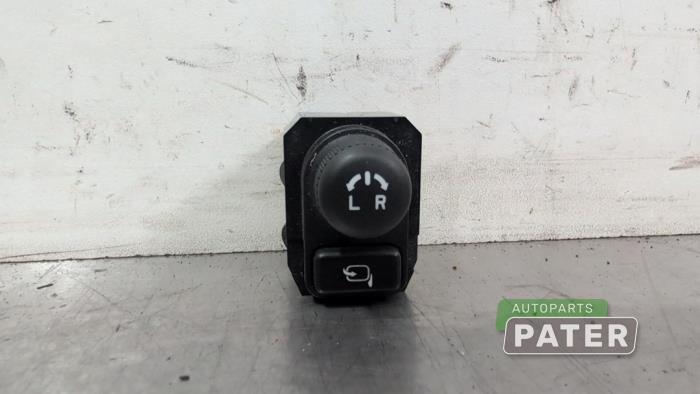 Używane Przelacznik lusterka Suzuki SX4 S-Cross (JY) 1.4 Booster Jet Turbo 16V Cena € 15,75 Procedura marży oferowane przez Autoparts Pater