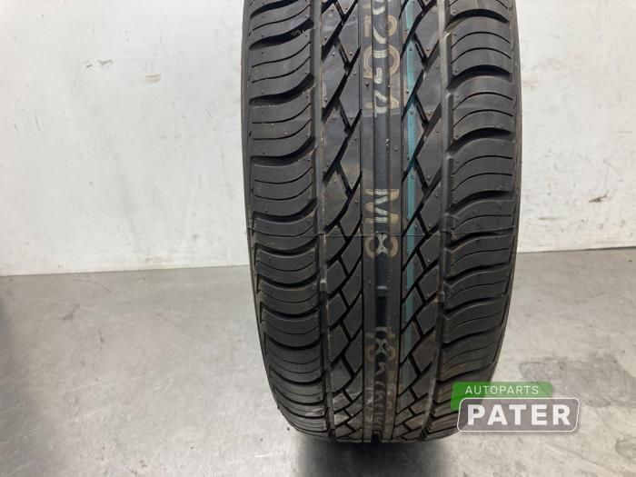 Opona z Ford Fiesta 5 (JD/JH) 1.3