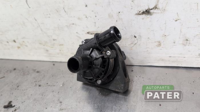 Begagnade Extra vattenpump Seat Ibiza V (KJB) 1.0 TSI 12V Pris € 21,00 Marginaltabell erbjuds av Autoparts Pater