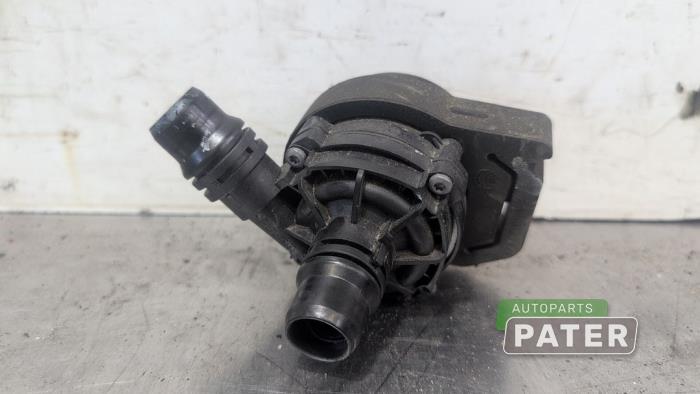Begagnade Extra vattenpump Peugeot 2008 (UD/UK/UR/US/UX) e-2008 50 kWh Pris € 31,50 Marginaltabell erbjuds av Autoparts Pater