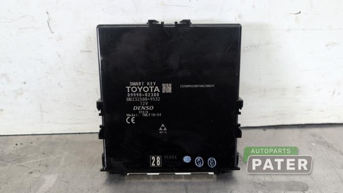 Używane Modul keyless vehicle Toyota Auris (E18) 1.8 16V Hybrid Cena € 42,00 Procedura marży oferowane przez Autoparts Pater