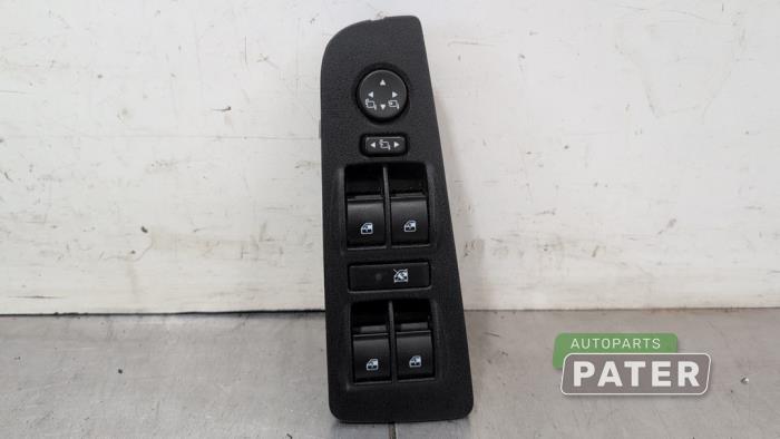 Usados Interruptor de ventanilla eléctrica Lancia Delta (844) 1.4 MultiAir 16V Precio € 26,25 Norma de margen ofrecido por Autoparts Pater