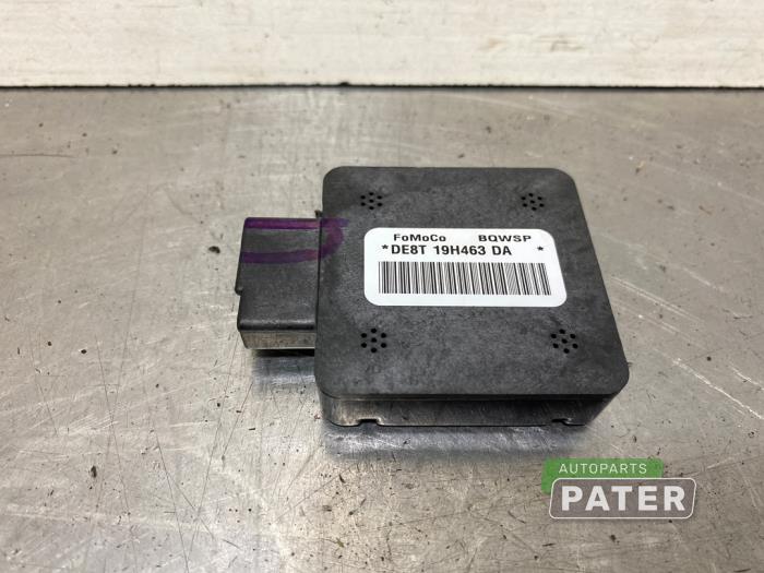 Używane Antena GPS Ford Transit Custom 2.2 TDCi 16V Cena € 25,41 Z VAT oferowane przez Autoparts Pater
