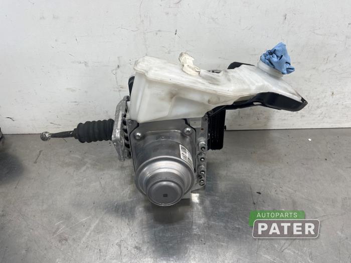 Usagé Servo frein Volvo XC60 II (UZ) 2.0 T8 16V Recharge, Twin Engine AWD Prix € 210,00 Règlement à la marge proposé par Autoparts Pater