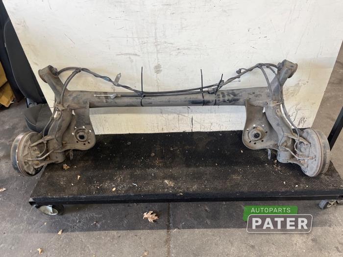 Usagé Train arrière complet Peugeot 108 1.0 12V VVT-i Prix € 105,00 Règlement à la marge proposé par Autoparts Pater