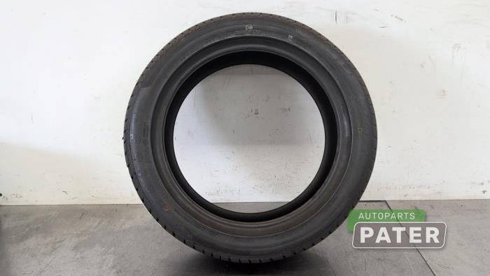 Używane Opona Volkswagen Polo IV (9N1/2/3) 1.2 Cena € 26,25 Procedura marży oferowane przez Autoparts Pater
