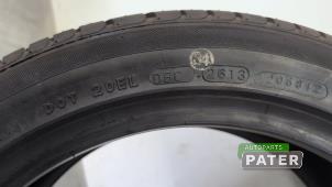 Opona z Volkswagen Polo IV (9N1/2/3) 1.2