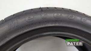 Opona z Volkswagen Polo IV (9N1/2/3) 1.2
