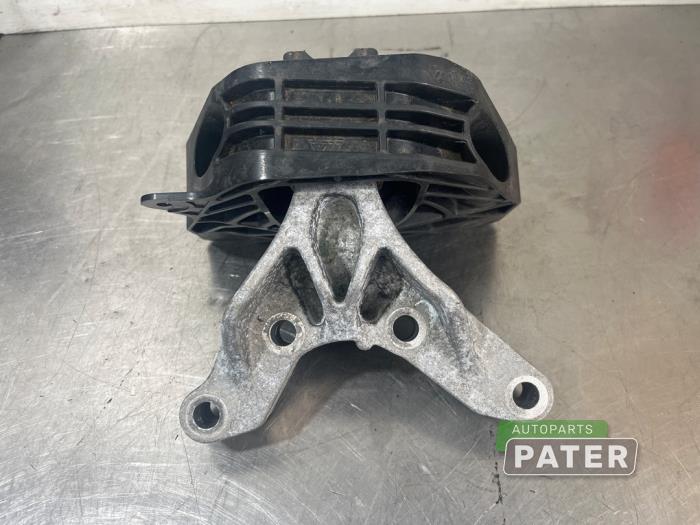 Usagé Support moteur Opel Mokka 1.2 Turbo 12V Prix € 31,50 Règlement à la marge proposé par Autoparts Pater