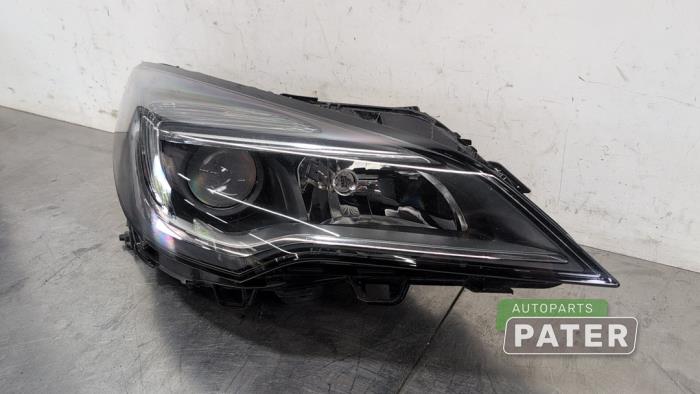 Używane Reflektor prawy Opel Astra K 1.2 Turbo 12V Cena € 236,25 Procedura marży oferowane przez Autoparts Pater