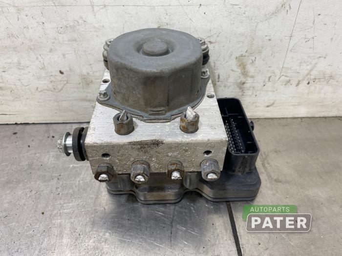 Usagé Bloc ABS Renault Captur I (2R) 1.2 TCE 16V EDC Prix € 52,50 Règlement à la marge proposé par Autoparts Pater