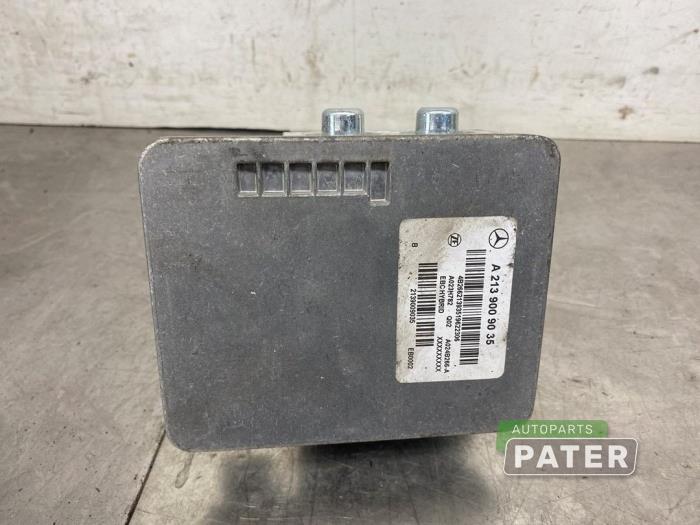 Bloc ABS d'un Mercedes-Benz E Estate (S213) E-300de 2.0 Turbo 16V 2022
