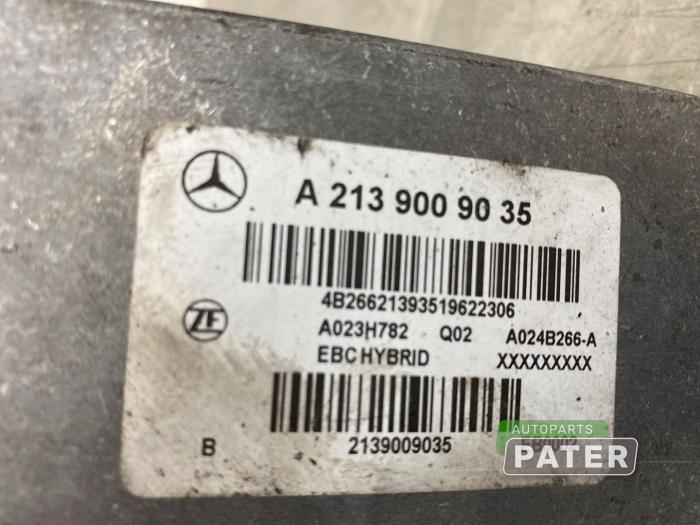 Bloc ABS d'un Mercedes-Benz E Estate (S213) E-300de 2.0 Turbo 16V 2022