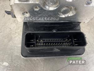 Bloc ABS d'un Mercedes-Benz E Estate (S213) E-300de 2.0 Turbo 16V 2022