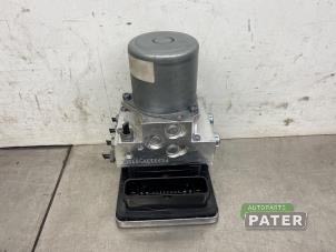 Bloc ABS d'un Mercedes-Benz E Estate (S213) E-300de 2.0 Turbo 16V 2022