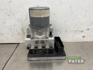 Bloc ABS d'un Mercedes-Benz E Estate (S213) E-300de 2.0 Turbo 16V 2022