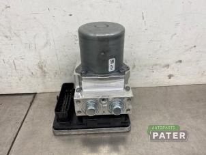 Bloc ABS d'un Mercedes-Benz E Estate (S213) E-300de 2.0 Turbo 16V 2022