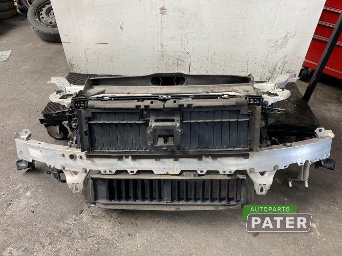 Begagnade Front Mercedes E Estate (S213) E-300de 2.0 Turbo 16V Pris € 1.417,50 Marginaltabell erbjuds av Autoparts Pater