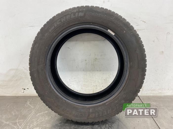 Używane Opona zimowa BMW 3 serie Touring (F31) 318d 2.0 16V Cena € 21,00 Procedura marży oferowane przez Autoparts Pater