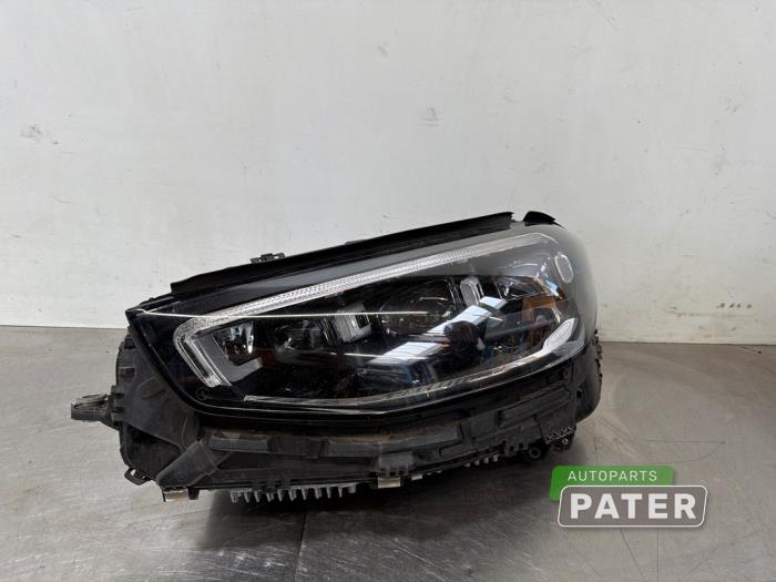 Używane Reflektor lewy Mercedes S Lang (V223) 3.0 S-350d Cena € 1.942,50 Procedura marży oferowane przez Autoparts Pater