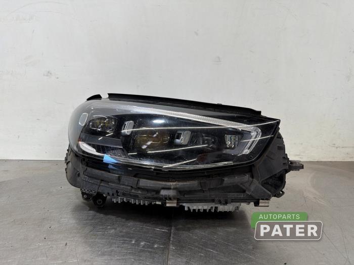 Używane Reflektor prawy Mercedes S Lang (V223) 3.0 S-350d Cena € 1.942,50 Procedura marży oferowane przez Autoparts Pater