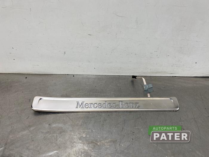 Begagnade Innerbelysning Mercedes S Lang (V223) 3.0 S-350d Pris € 63,00 Marginaltabell erbjuds av Autoparts Pater