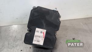 ABS-pump från en Mercedes-Benz A (W176) 1.5 A-180 CDI, A-180d 16V 2016