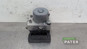 ABS-pump från en Mercedes-Benz A (W176) 1.5 A-180 CDI, A-180d 16V 2016