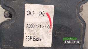 ABS-pump från en Mercedes-Benz A (W176) 1.5 A-180 CDI, A-180d 16V 2016