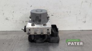 ABS-pump från en Mercedes-Benz A (W176) 1.5 A-180 CDI, A-180d 16V 2016