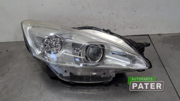 Używane Reflektor prawy Peugeot 508 SW (8E/8U) 1.6 THP 16V Cena € 630,00 Procedura marży oferowane przez Autoparts Pater
