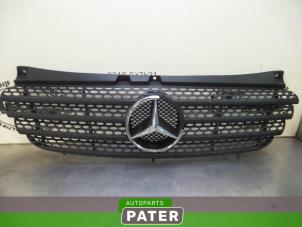 Used Grille Mercedes Vito (639.6) 2.2 109 CDI 16V Price € 38,12 Inclusive VAT offered by Autoparts Pater